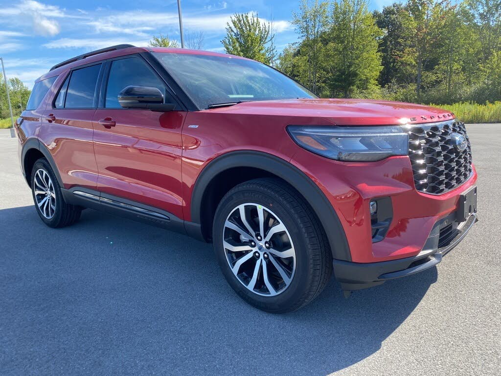 2025 Ford Explorer ST-Line AWD