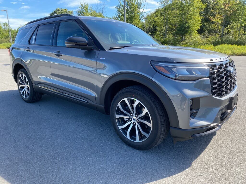 2025 Ford Explorer ST-Line AWD