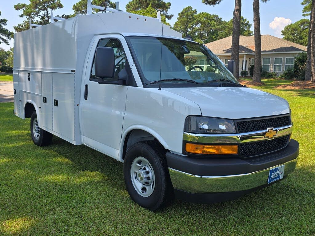 2025 Chevrolet Express Chassis 3500 Cutaway 139