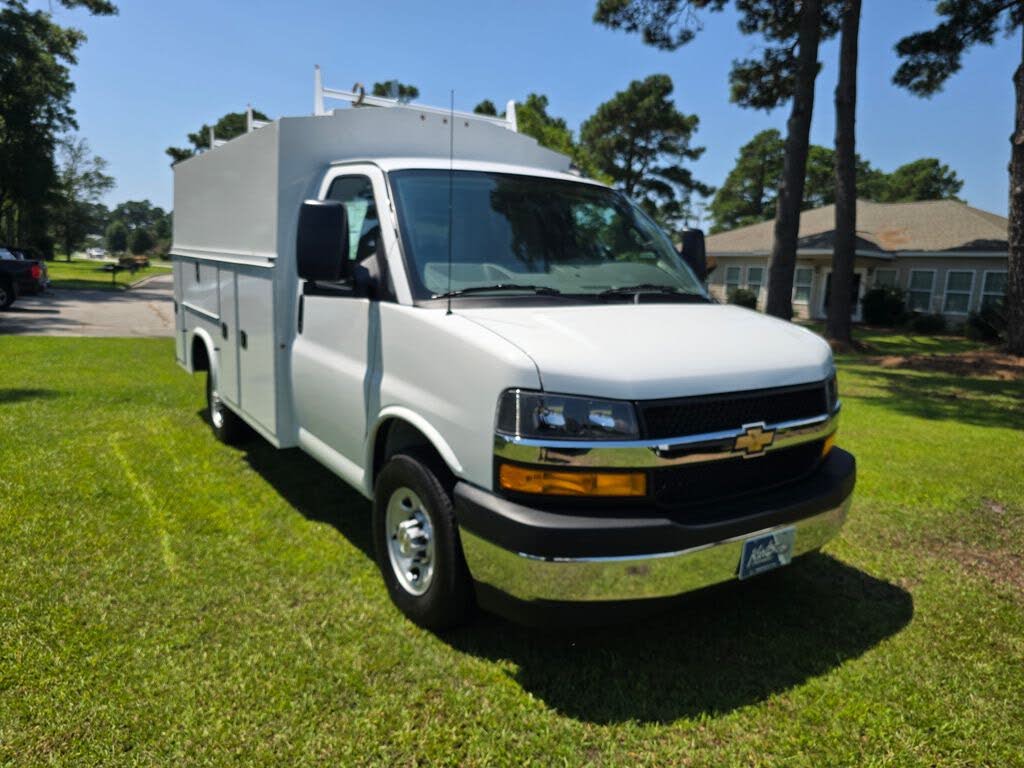 2025 Chevrolet Express Chassis 3500 Cutaway 139