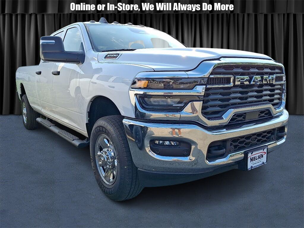 2025 RAM 3500 Tradesman Crew Cab LB 4WD