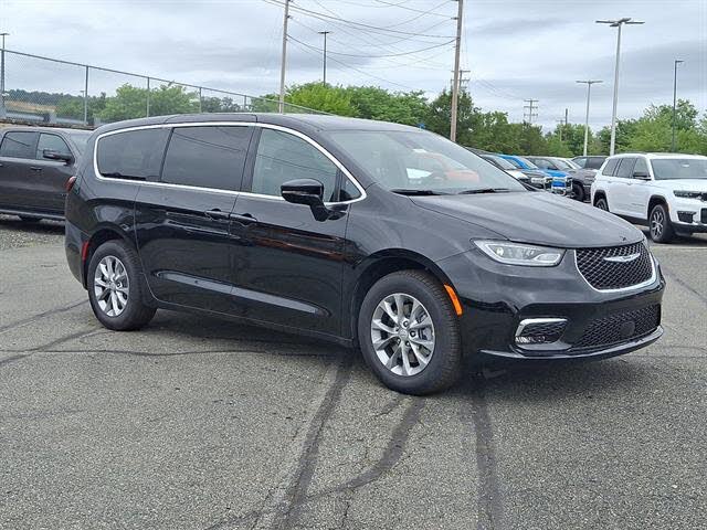 2026 Chrysler Pacifica Select AWD