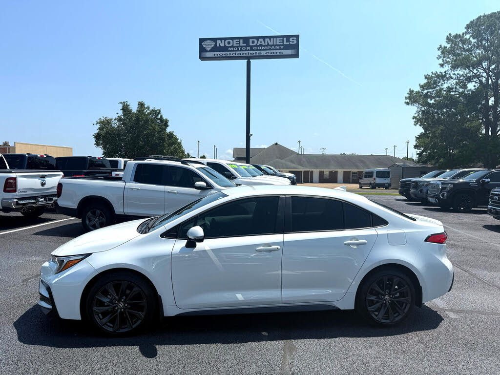 2025 Toyota Corolla SE FWD