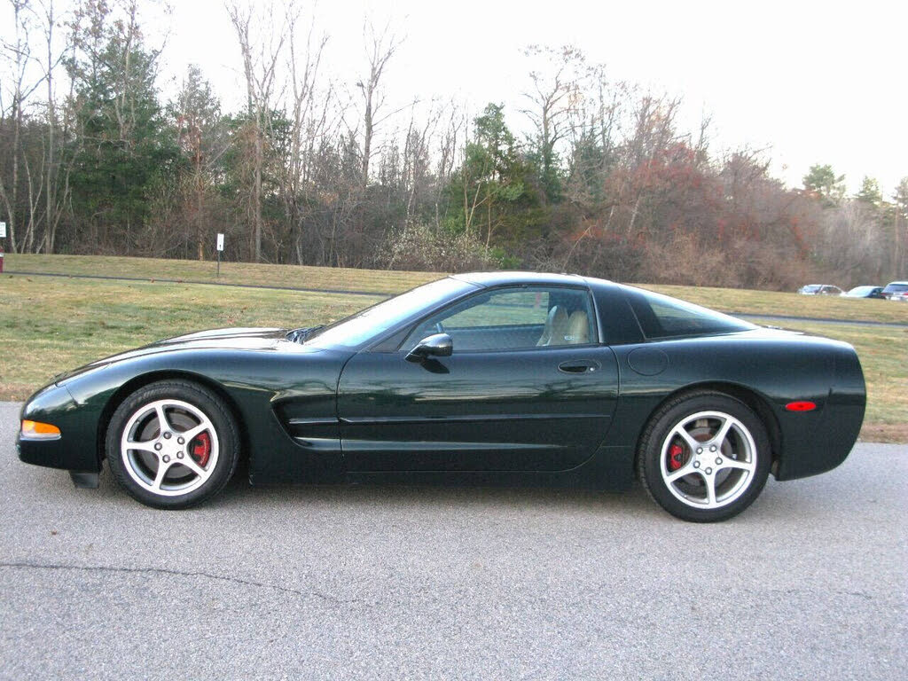 2000 Chevrolet Corvette Coupe RWD