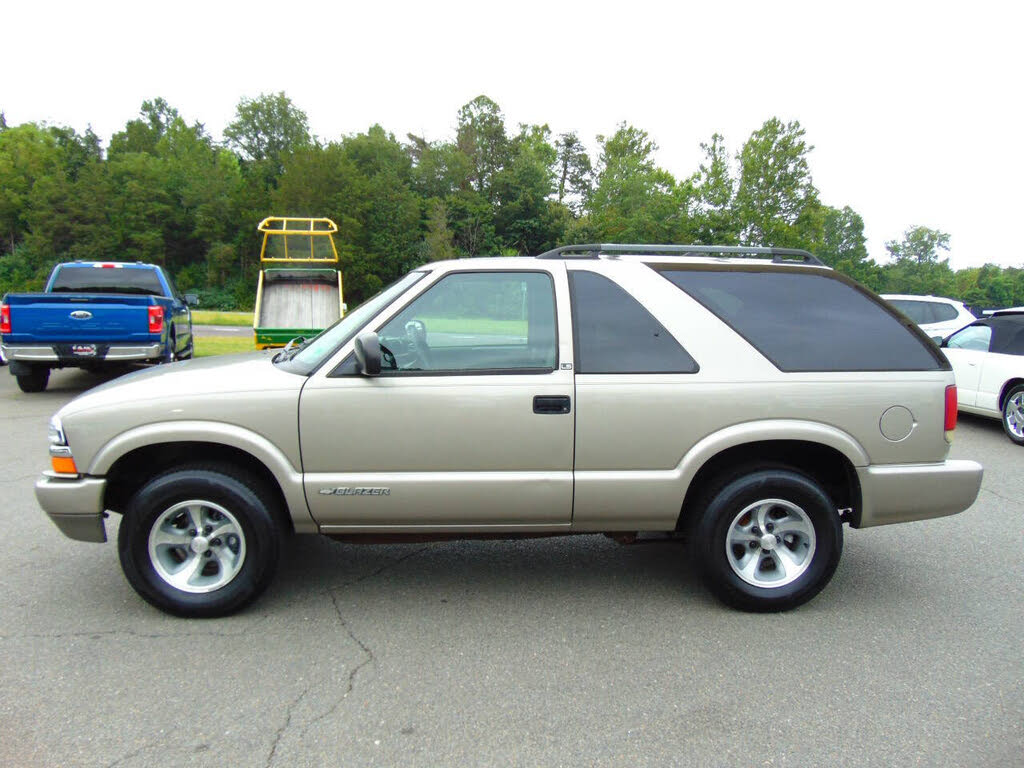 2002 Chevrolet Blazer LS 2-Door RWD