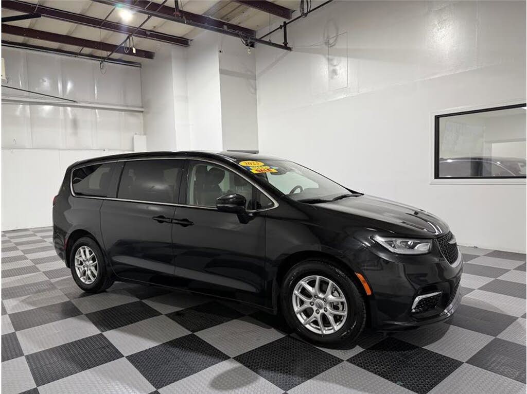 2023 Chrysler Pacifica Touring L FWD