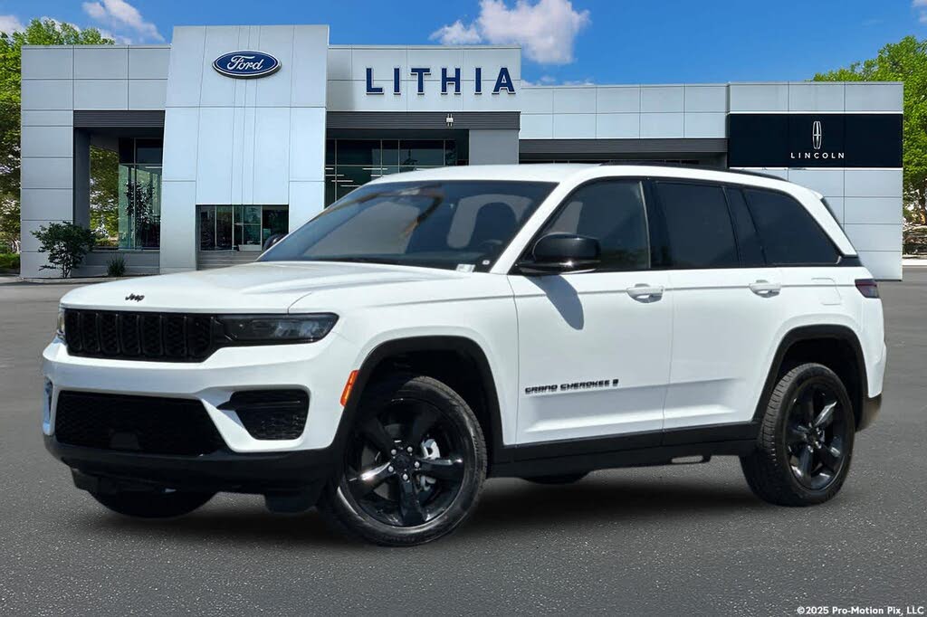 2023 Jeep Grand Cherokee Altitude 4WD