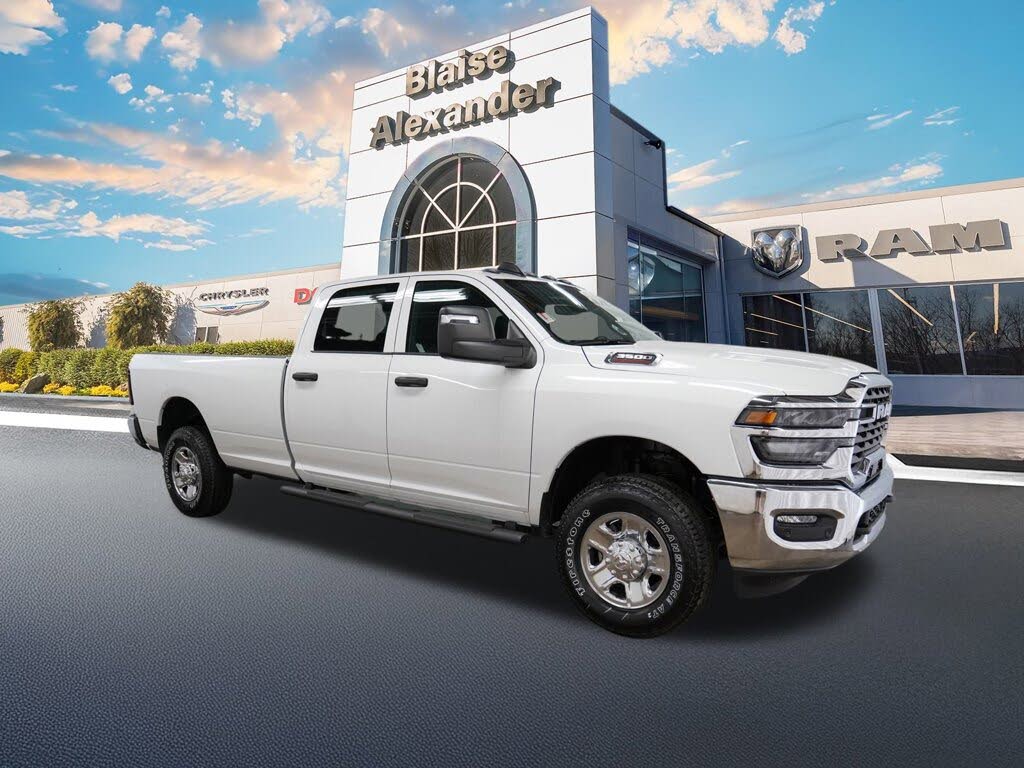 2025 RAM 3500 Tradesman Crew Cab LB 4WD