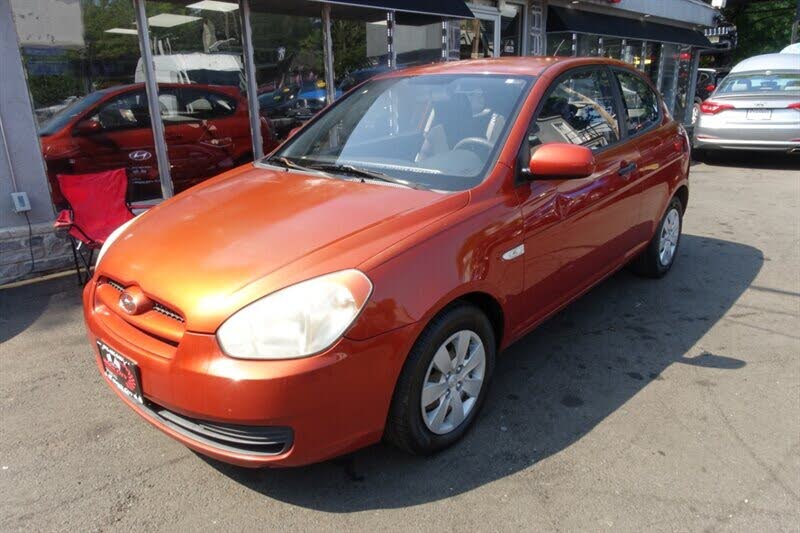 2010 Hyundai Accent GS 2-Door Hatchback FWD