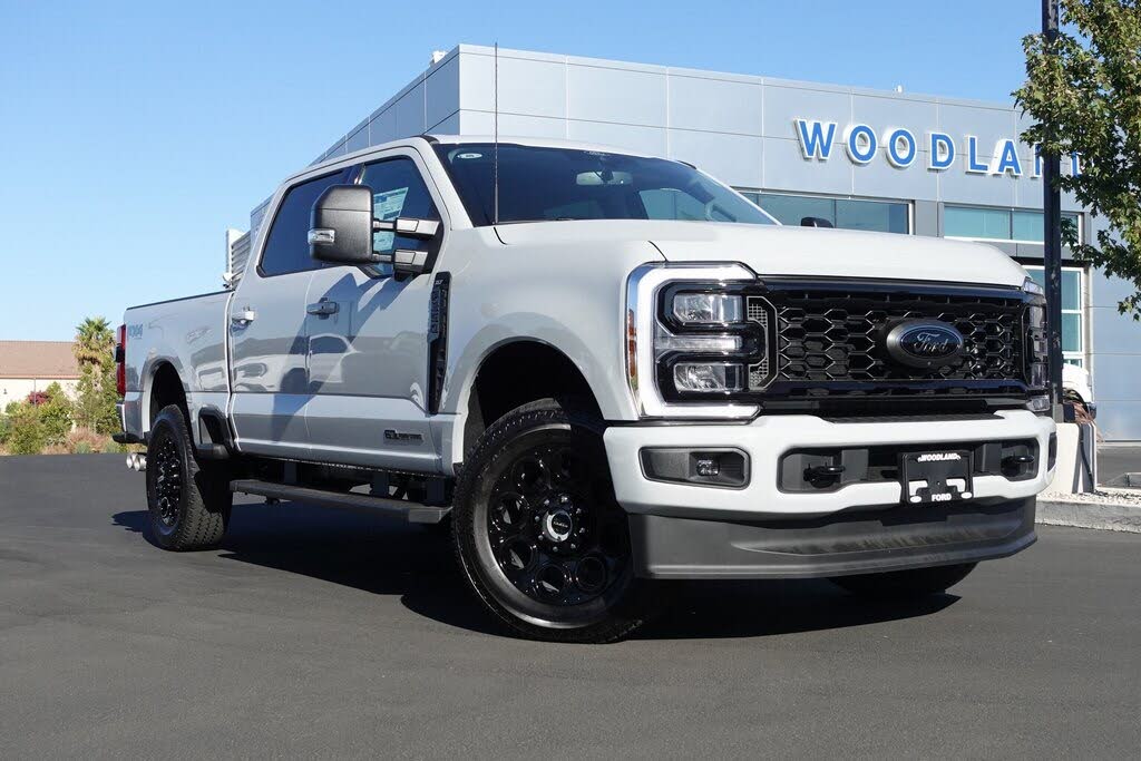 2025 Ford F-350 Super Duty XLT Crew Cab 4WD