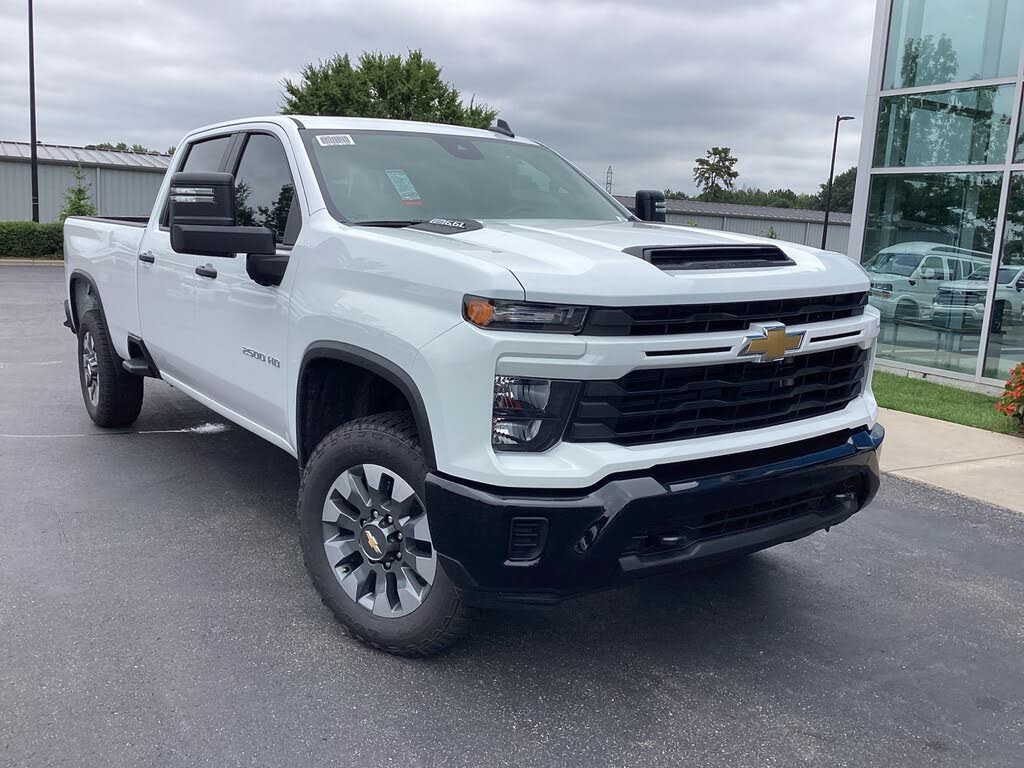 2025 Chevrolet Silverado 2500HD Custom Crew Cab RWD