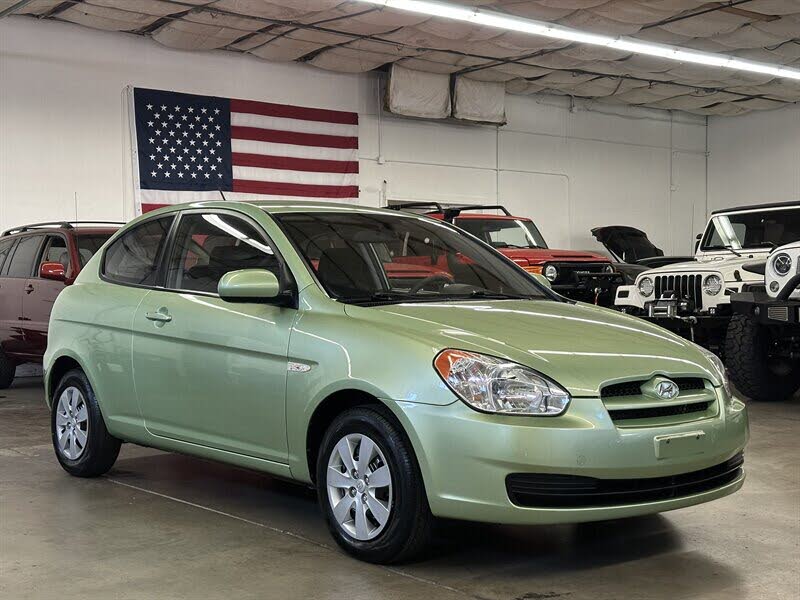 2010 Hyundai Accent GS 2-Door Hatchback FWD