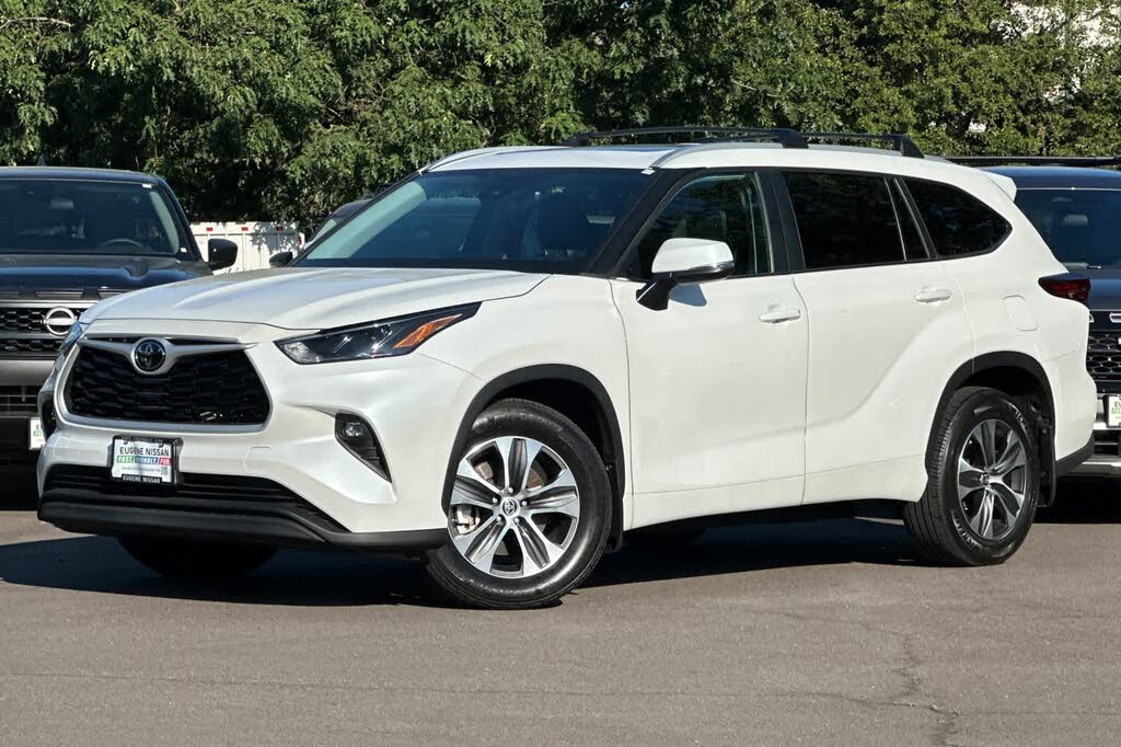 2023 Toyota Highlander XLE AWD