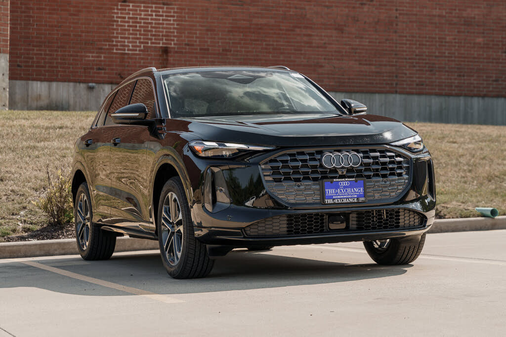 2025 Audi Q5 quattro Premium 40 TFSI