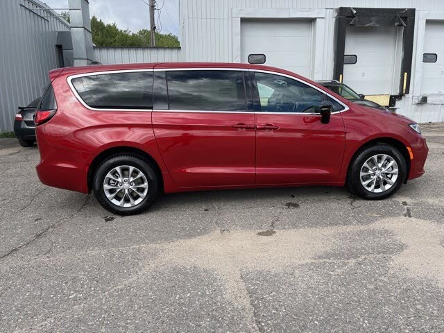 2026 Chrysler Pacifica Select AWD