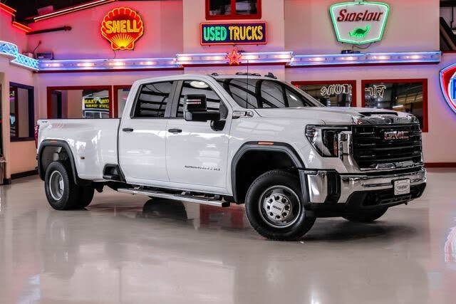 2024 GMC Sierra 3500HD Pro Crew Cab 4WD
