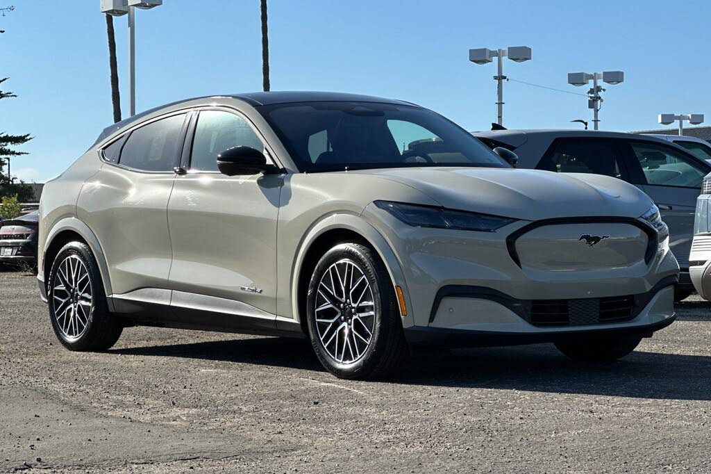 2025 Ford Mustang Mach-E Premium RWD