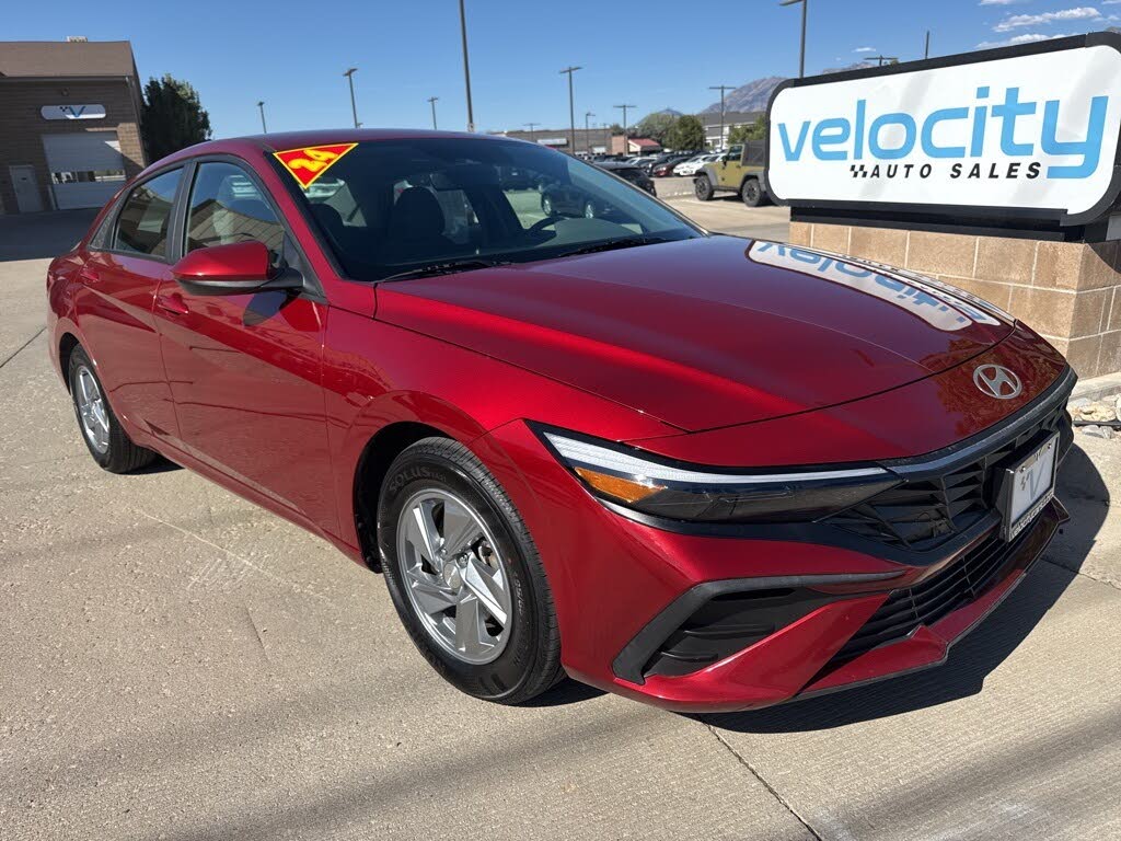 2024 Hyundai Elantra SE FWD