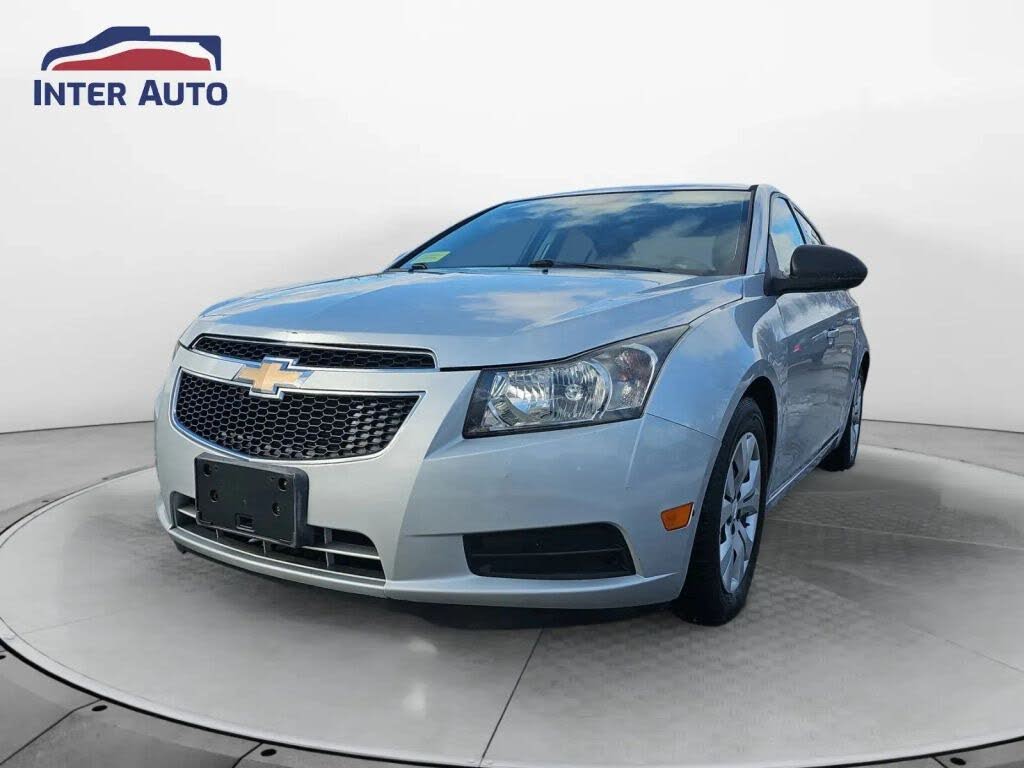 2014 Chevrolet Cruze LS Sedan FWD