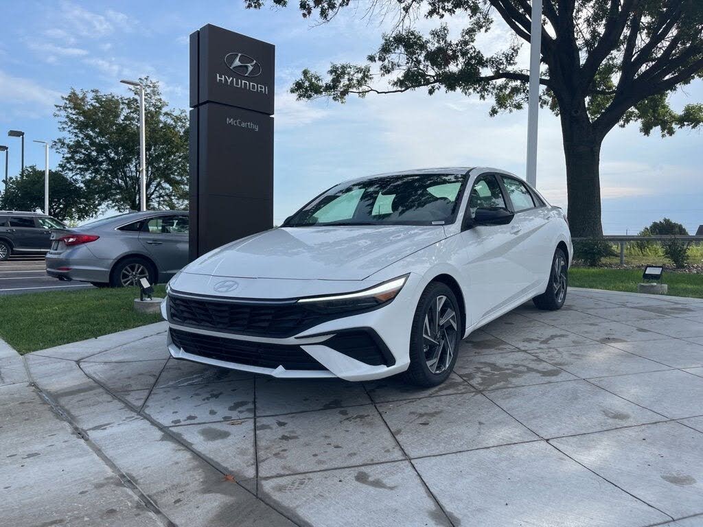 2025 Hyundai Elantra SEL Sport FWD