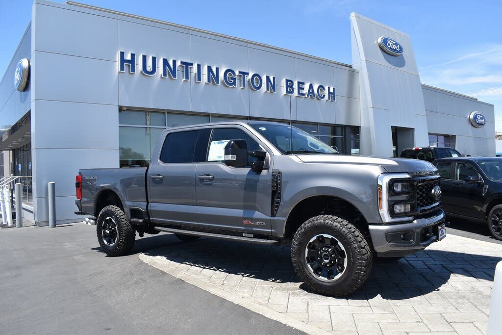 2025 Ford F-250 Super Duty Lariat Crew Cab 4WD