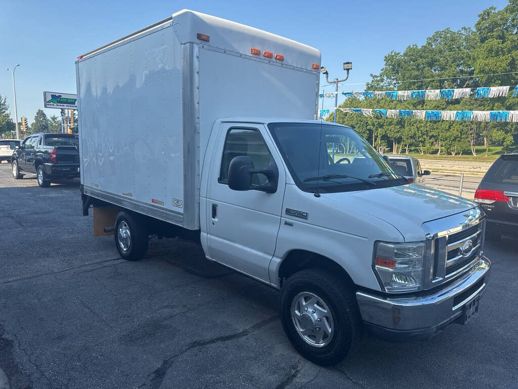2012 Ford E-Series Chassis E-350 Cutaway 138 RWD with Rear Fuel Tank