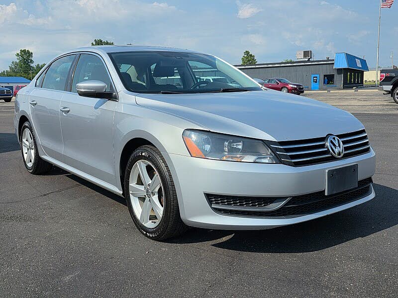 2013 Volkswagen Passat SE with Sunroof
