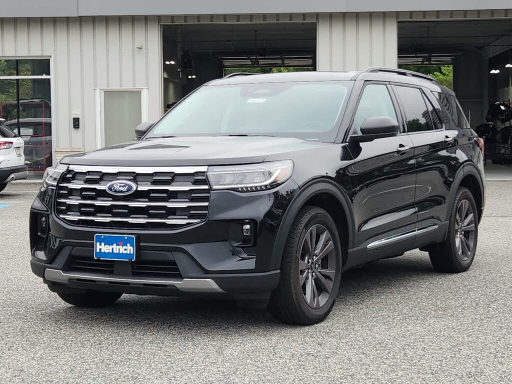 2025 Ford Explorer Active AWD