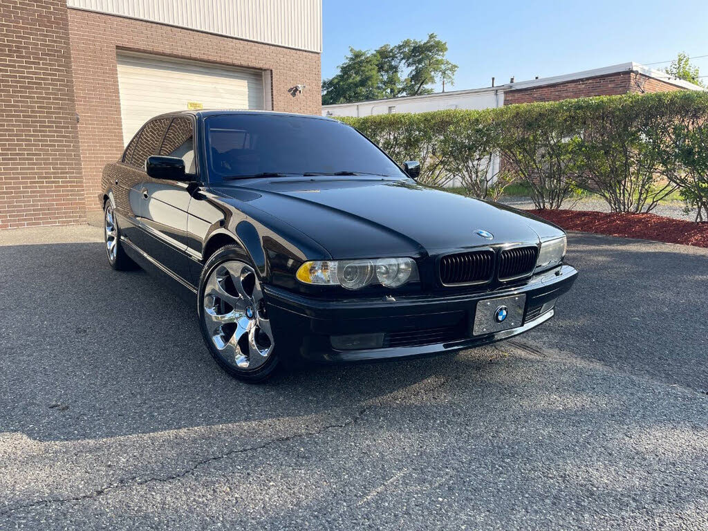 2001 BMW 7 Series 740iL RWD