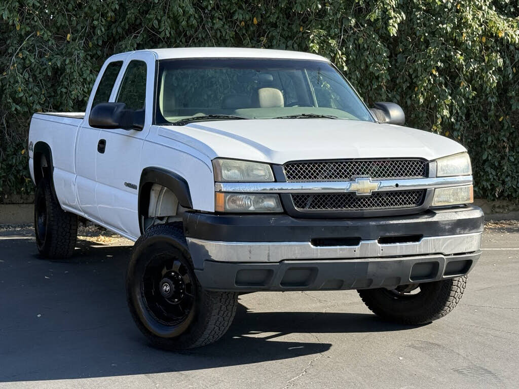 2003 Chevrolet Silverado 2500HD 4 Dr LS 4WD Extended Cab LB HD