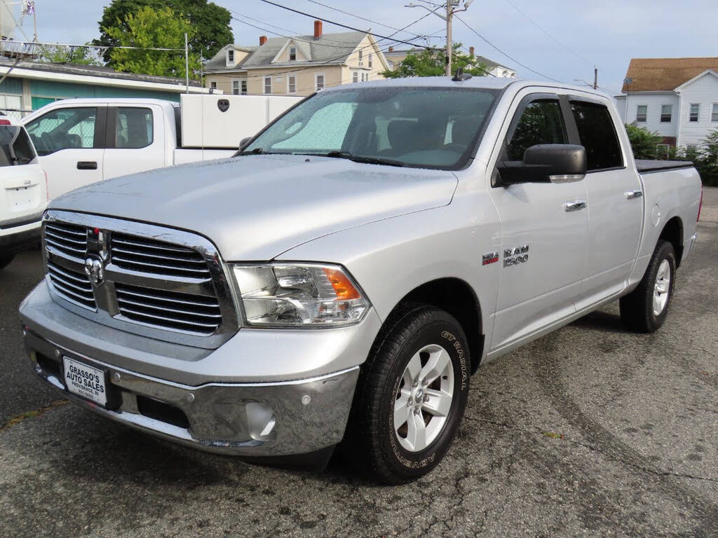 2016 RAM 1500 SLT Crew Cab 4WD