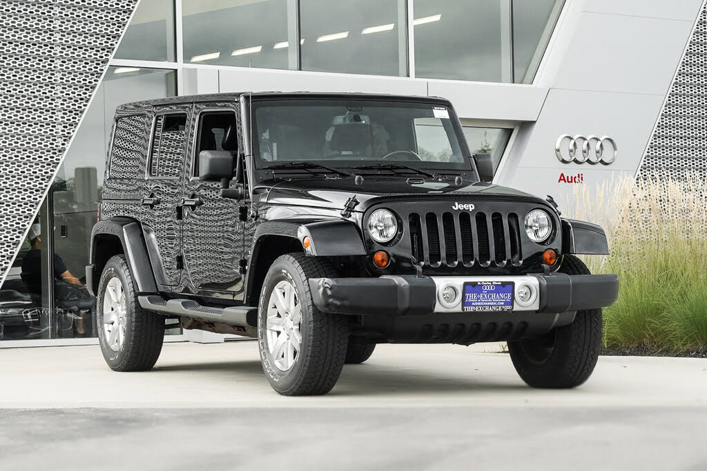 2013 Jeep Wrangler Unlimited Sahara 4WD