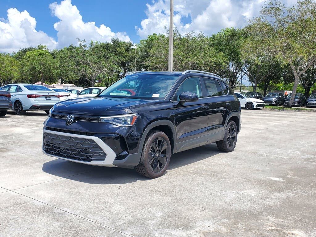 2025 Volkswagen Taos SE FWD