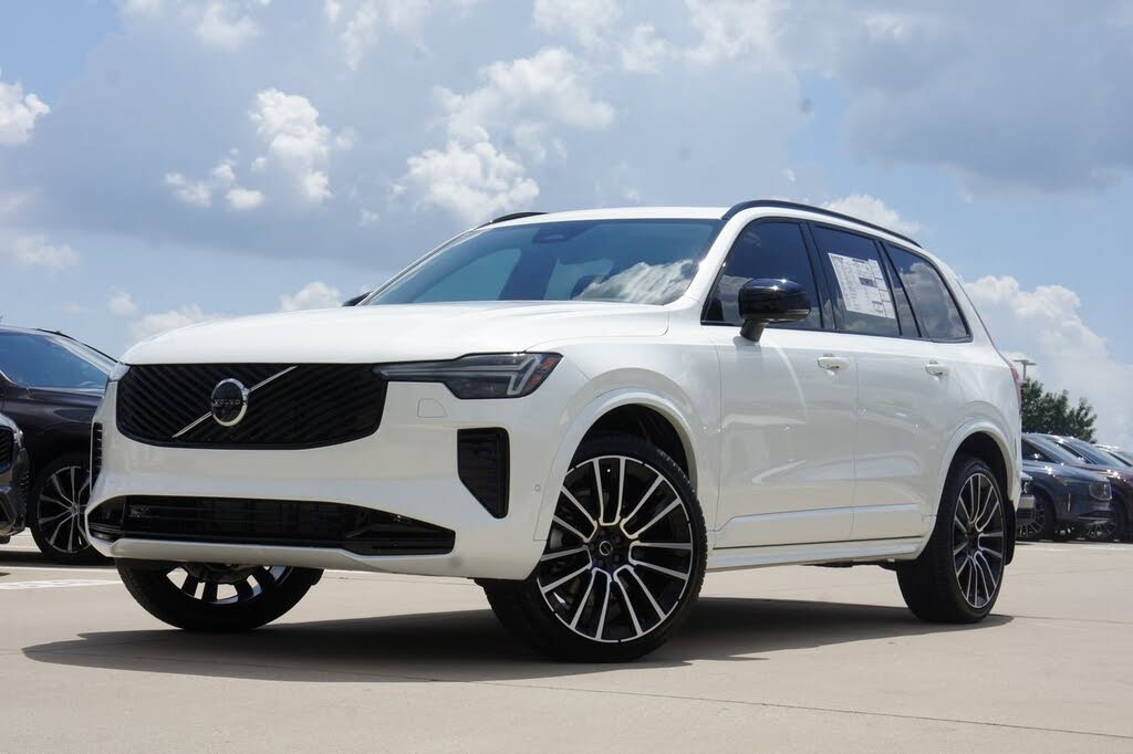 2026 Volvo XC90 B6 Ultra Dark 6-Passenger AWD