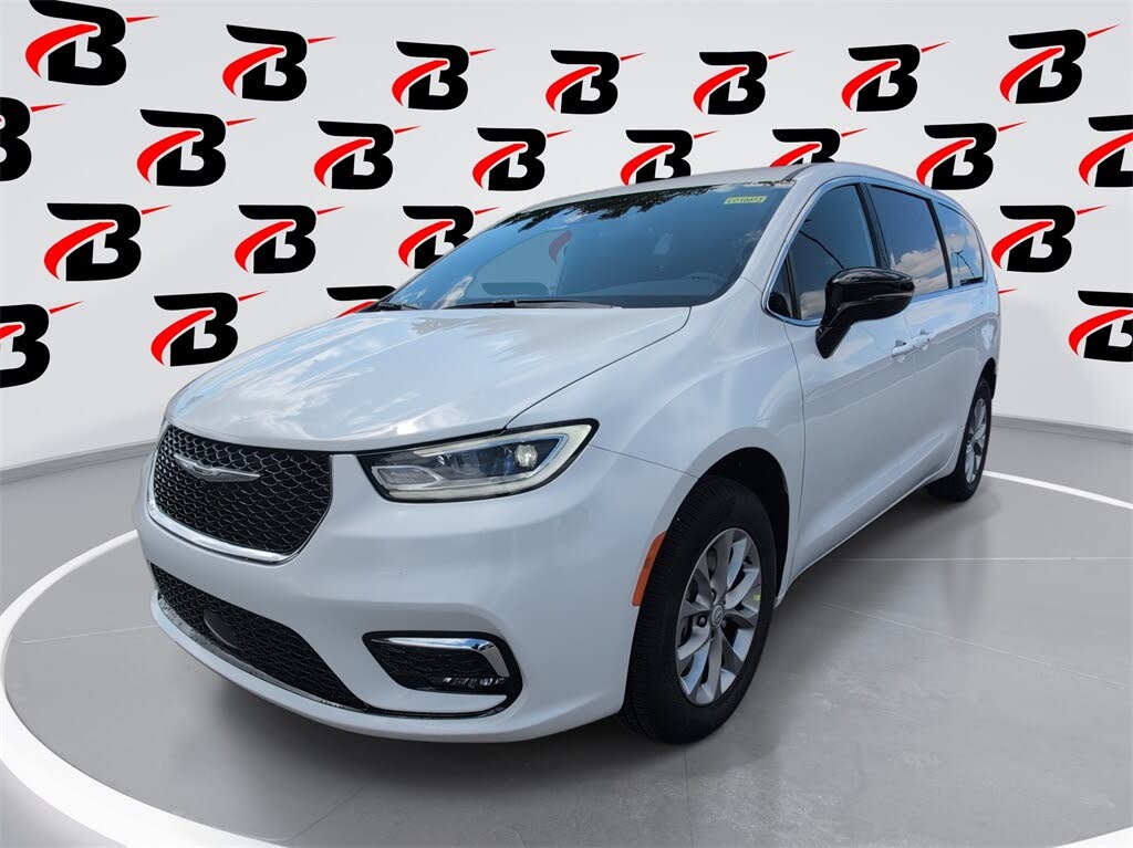 2026 Chrysler Pacifica Select AWD