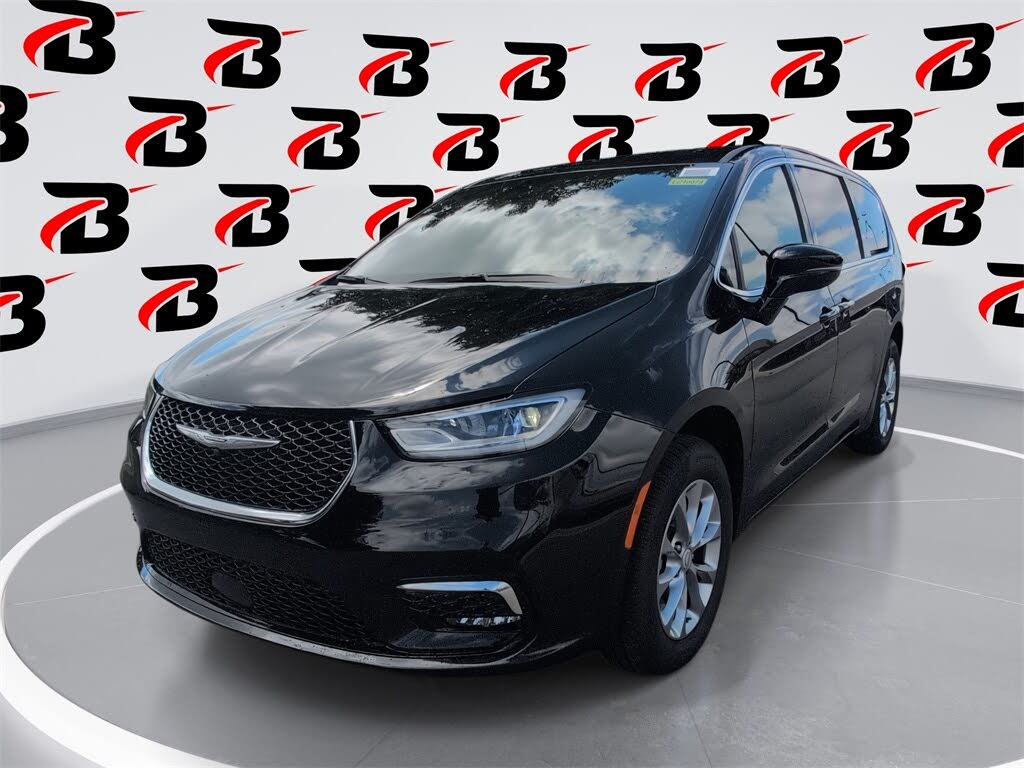 2026 Chrysler Pacifica Select AWD