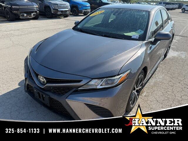 2019 Toyota Camry SE FWD