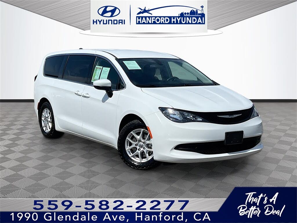 2022 Chrysler Voyager LX FWD