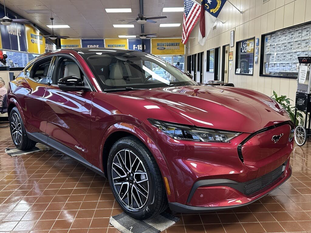 2025 Ford Mustang Mach-E Premium RWD