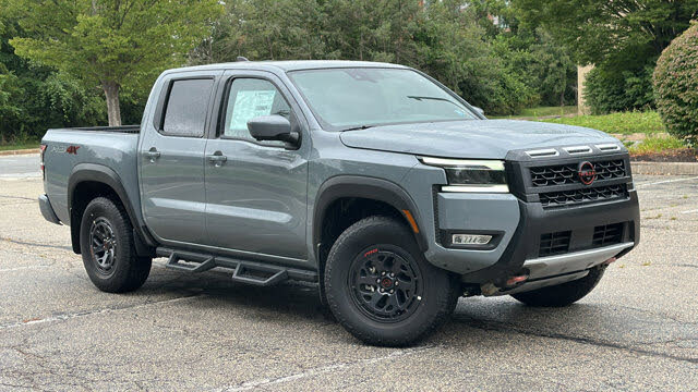 2025 Nissan Frontier PRO-4X Crew Cab 4WD