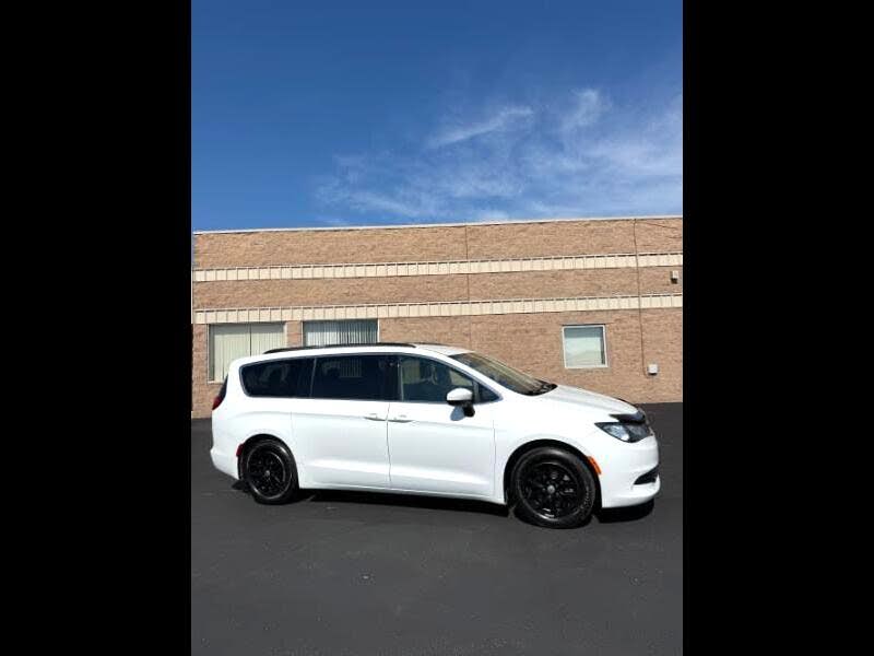 2020 Chrysler Voyager LXi FWD