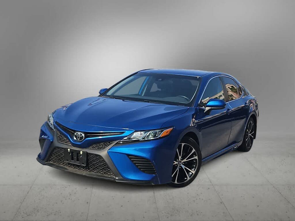 2019 Toyota Camry SE FWD