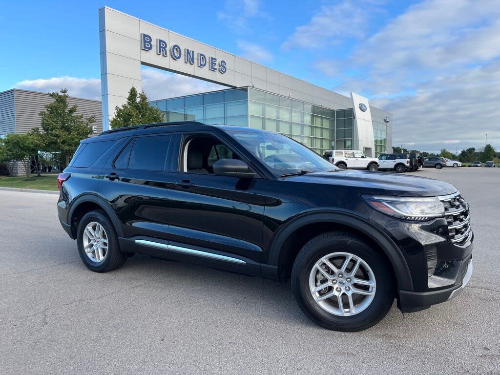 2025 Ford Explorer Active AWD