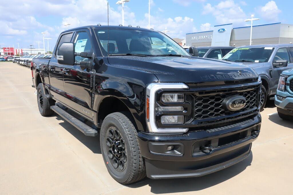 2025 Ford F-250 Super Duty XLT Crew Cab 4WD
