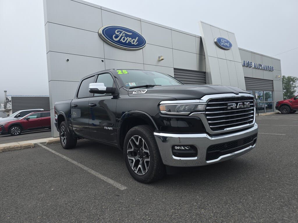 2025 RAM 1500 Laramie Crew Cab 4WD