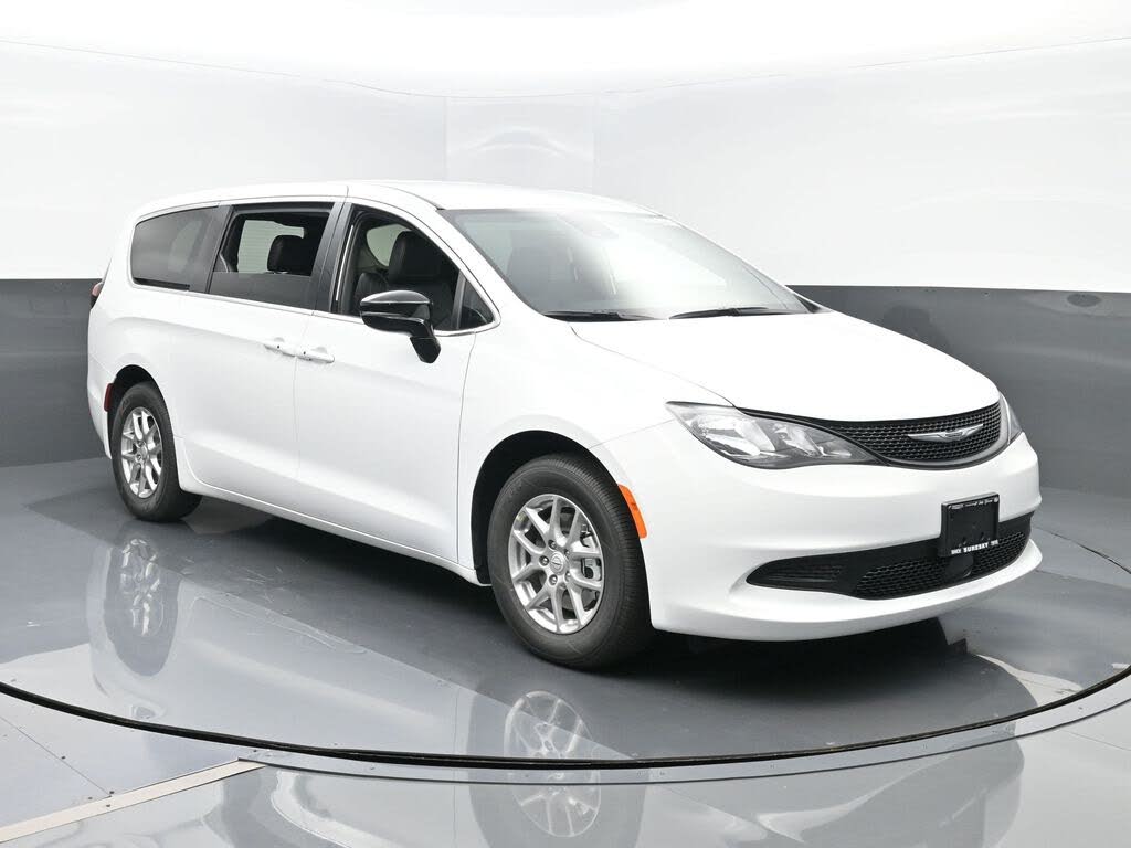 2026 Chrysler Voyager LX FWD