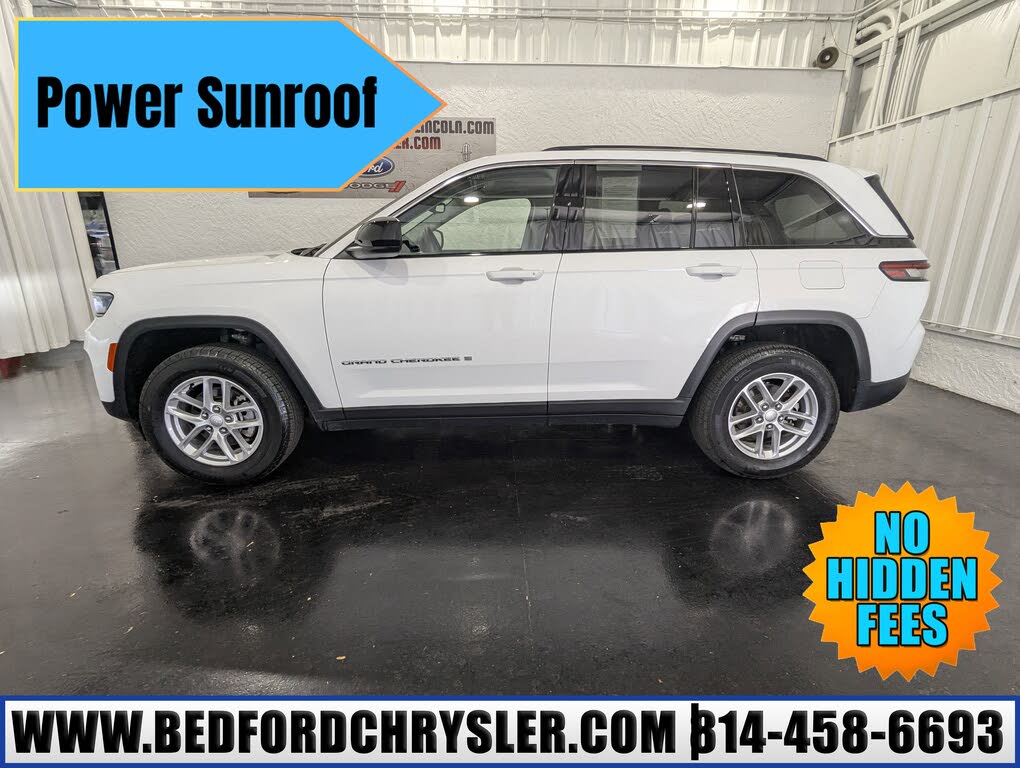 2023 Jeep Grand Cherokee Laredo 4WD