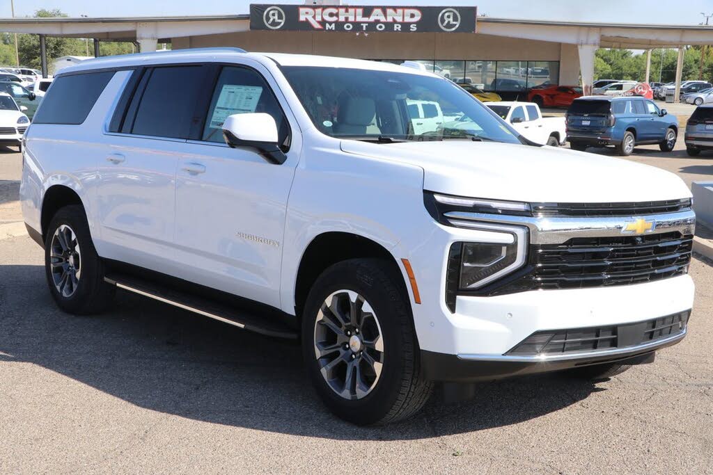 2025 Chevrolet Suburban LS 4WD