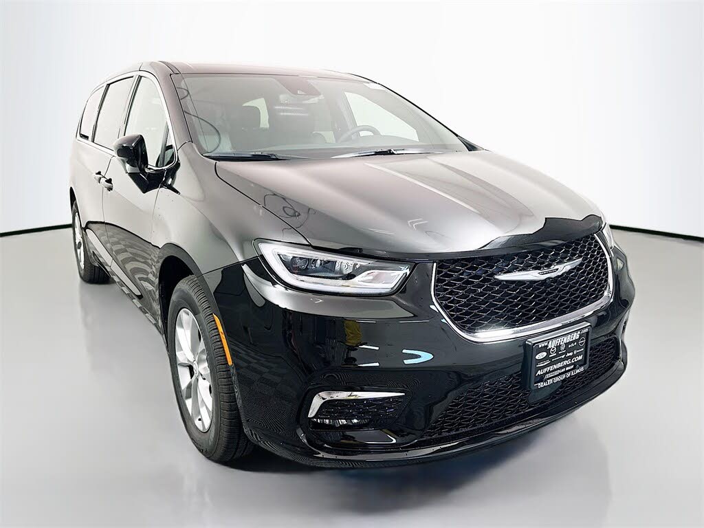 2026 Chrysler Pacifica Select AWD