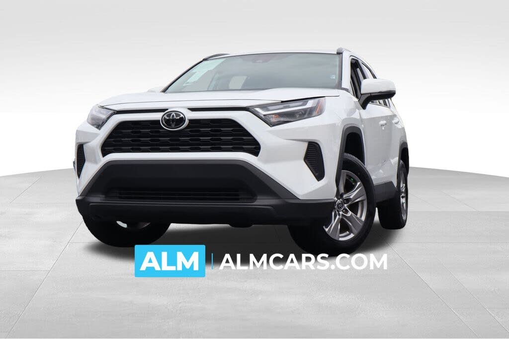 2024 Toyota RAV4 XLE FWD